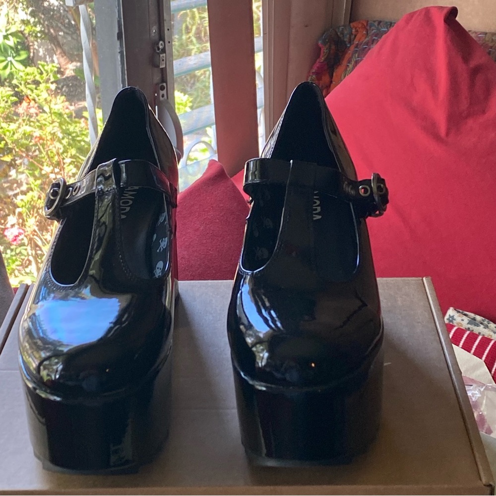 PLATFORM HEELS 👠 NWOB